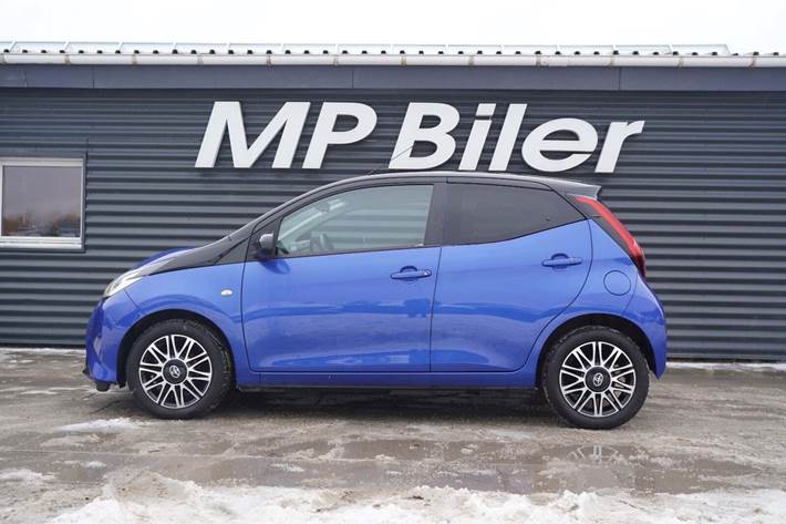 Blå Toyota Aygo fra 2021