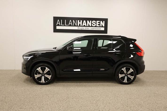 Sort Volvo XC40 fra 2023
