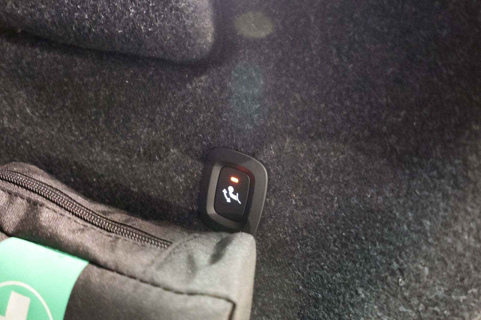 Sort Volvo XC40 fra 2023