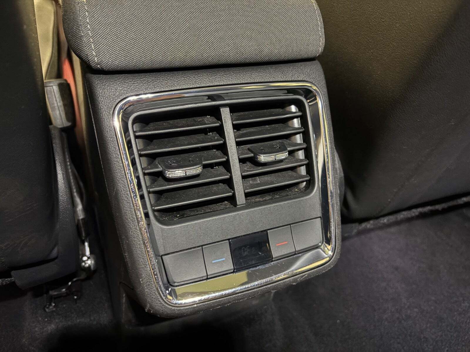 Hvid Skoda Enyaq fra 2021