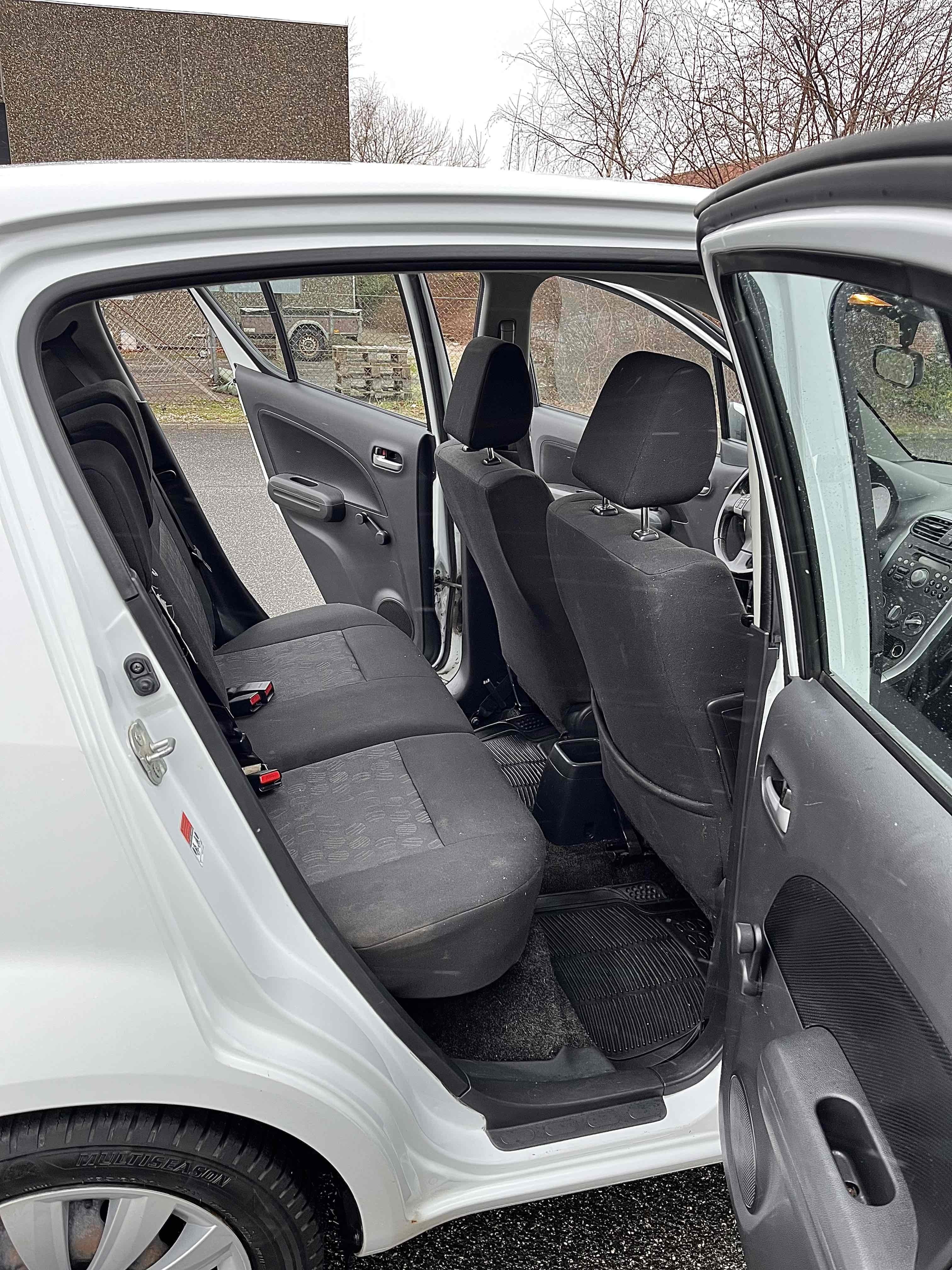 Hvid Suzuki Splash fra 2011