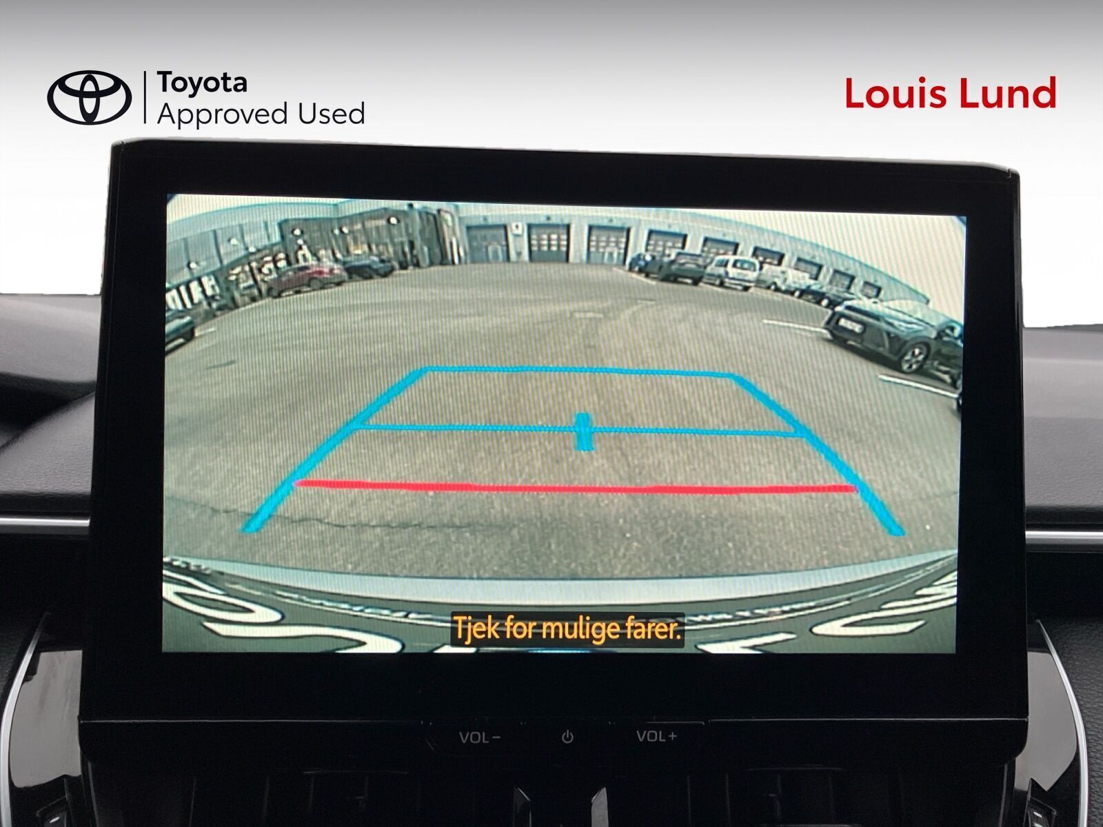 Grå Toyota Corolla fra 2025