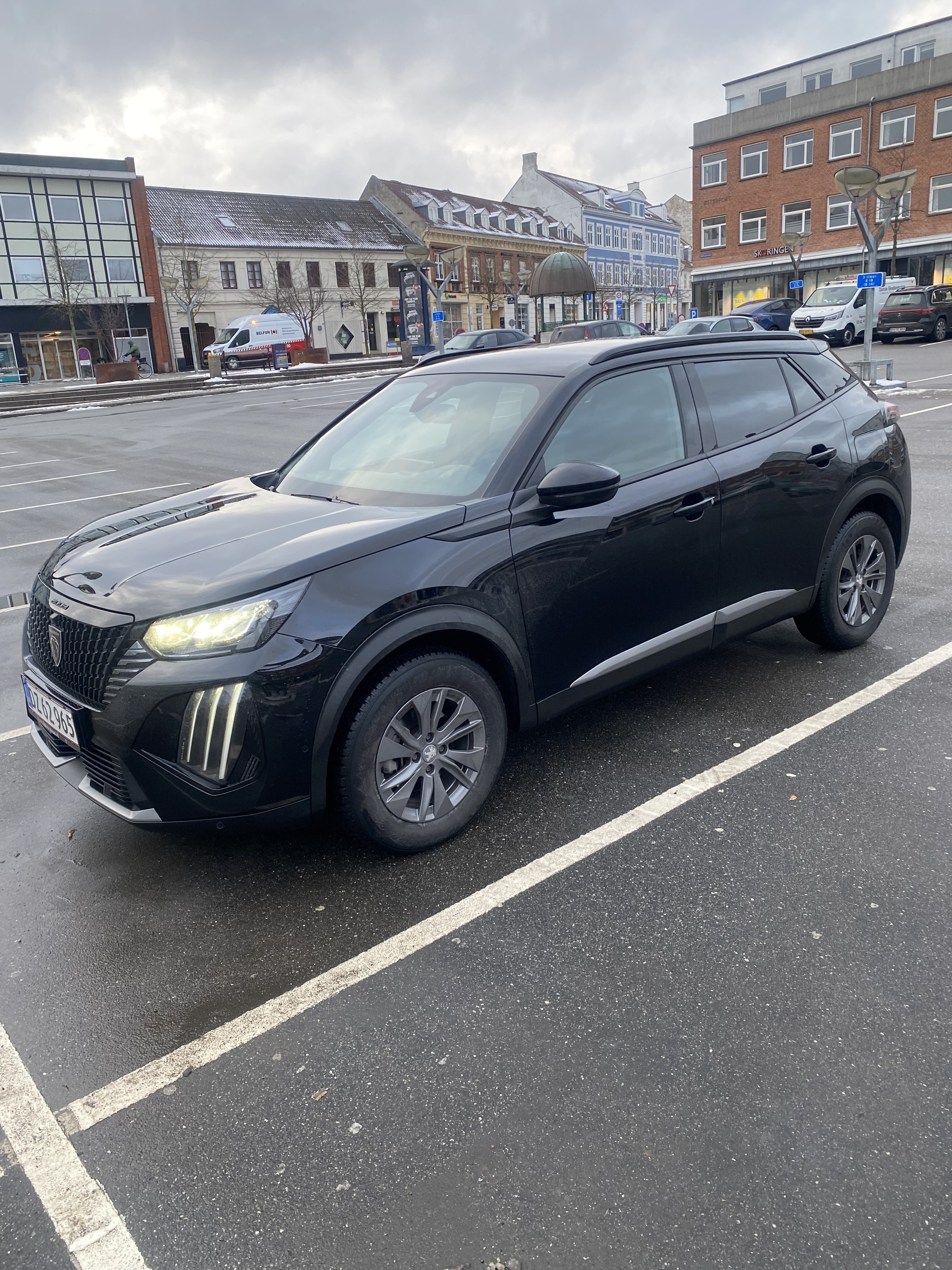 Peugeot 2008 1,2 PureTech 130  SUV EAT8