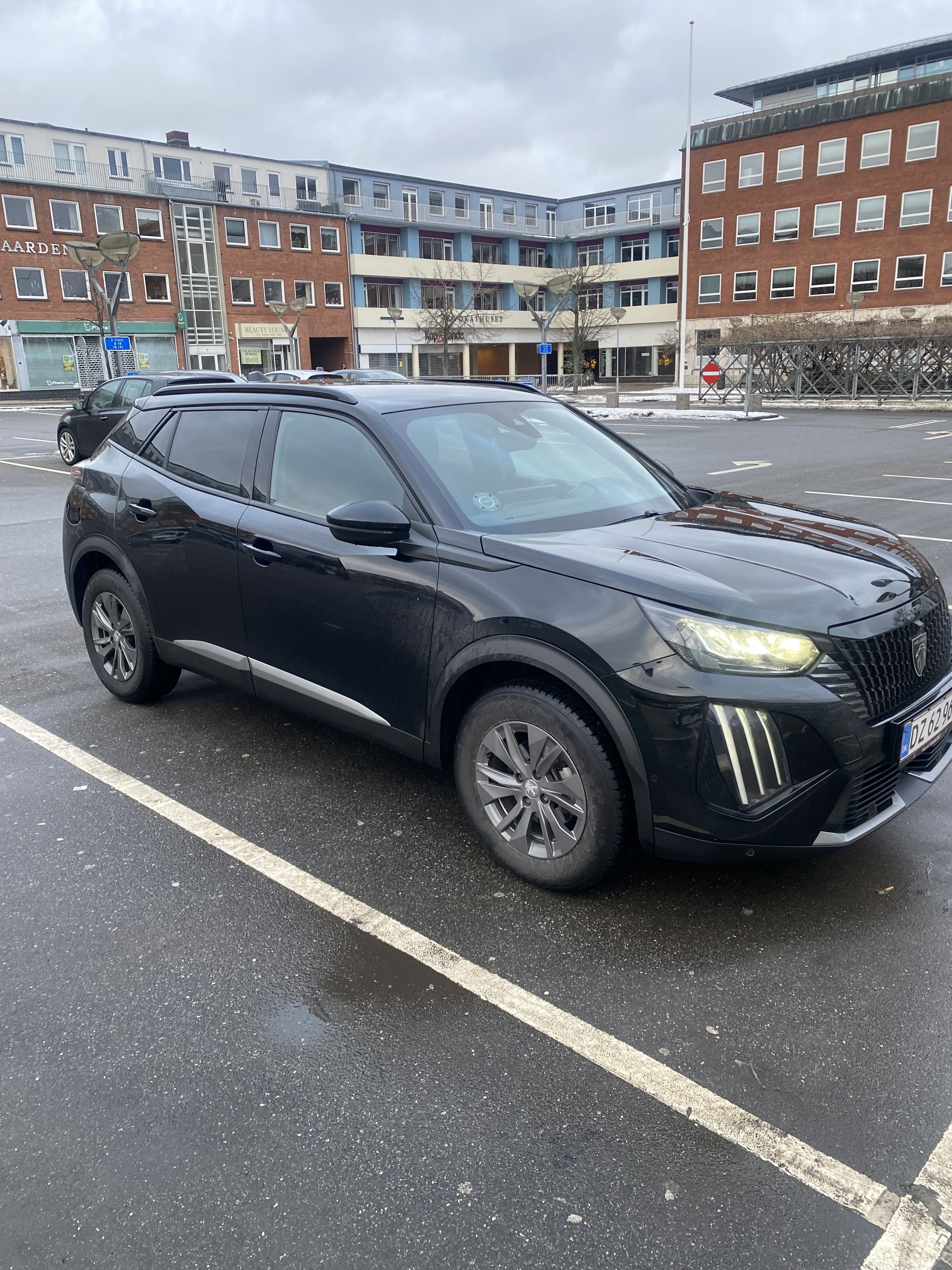 Peugeot 2008 1,2 PureTech 130  SUV EAT8