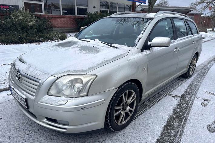 undefined Toyota Avensis fra 2006 set udefra