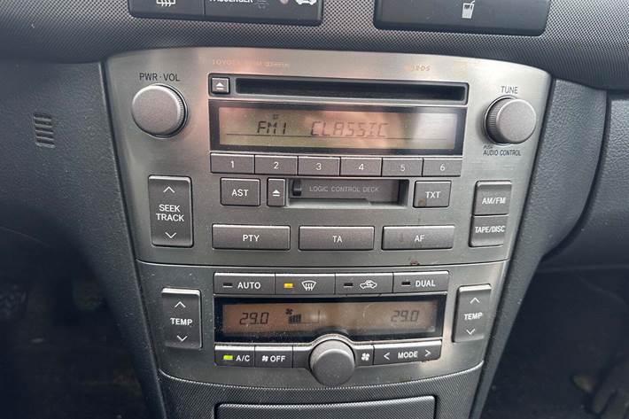 undefined Toyota Avensis fra 2006