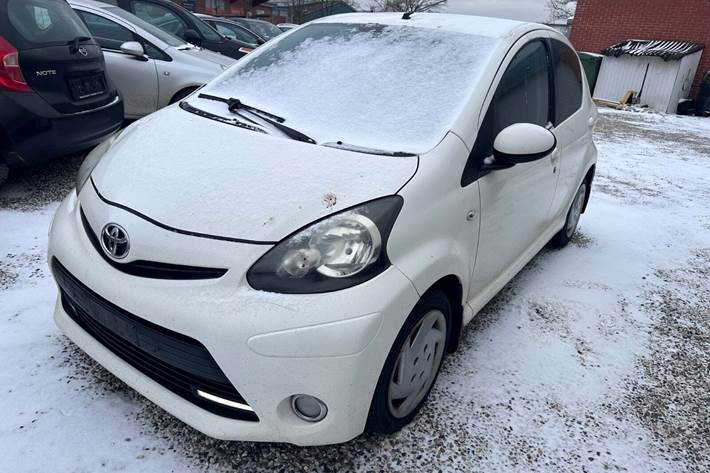 undefined Toyota Aygo fra 2012 set udefra