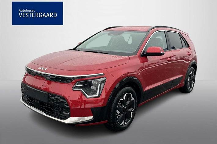 Rød Kia Niro fra 2025 set udefra