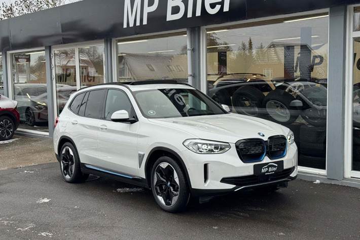 Hvid BMW iX3 fra 2021