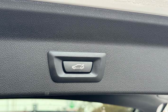 Hvid BMW iX3 fra 2021