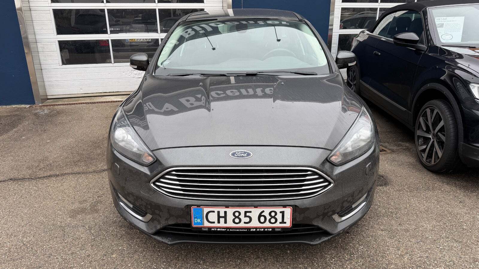 Grå Ford Focus fra 2017