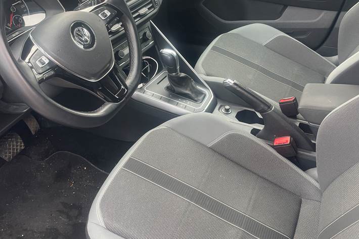 Grå VW Polo fra 2019