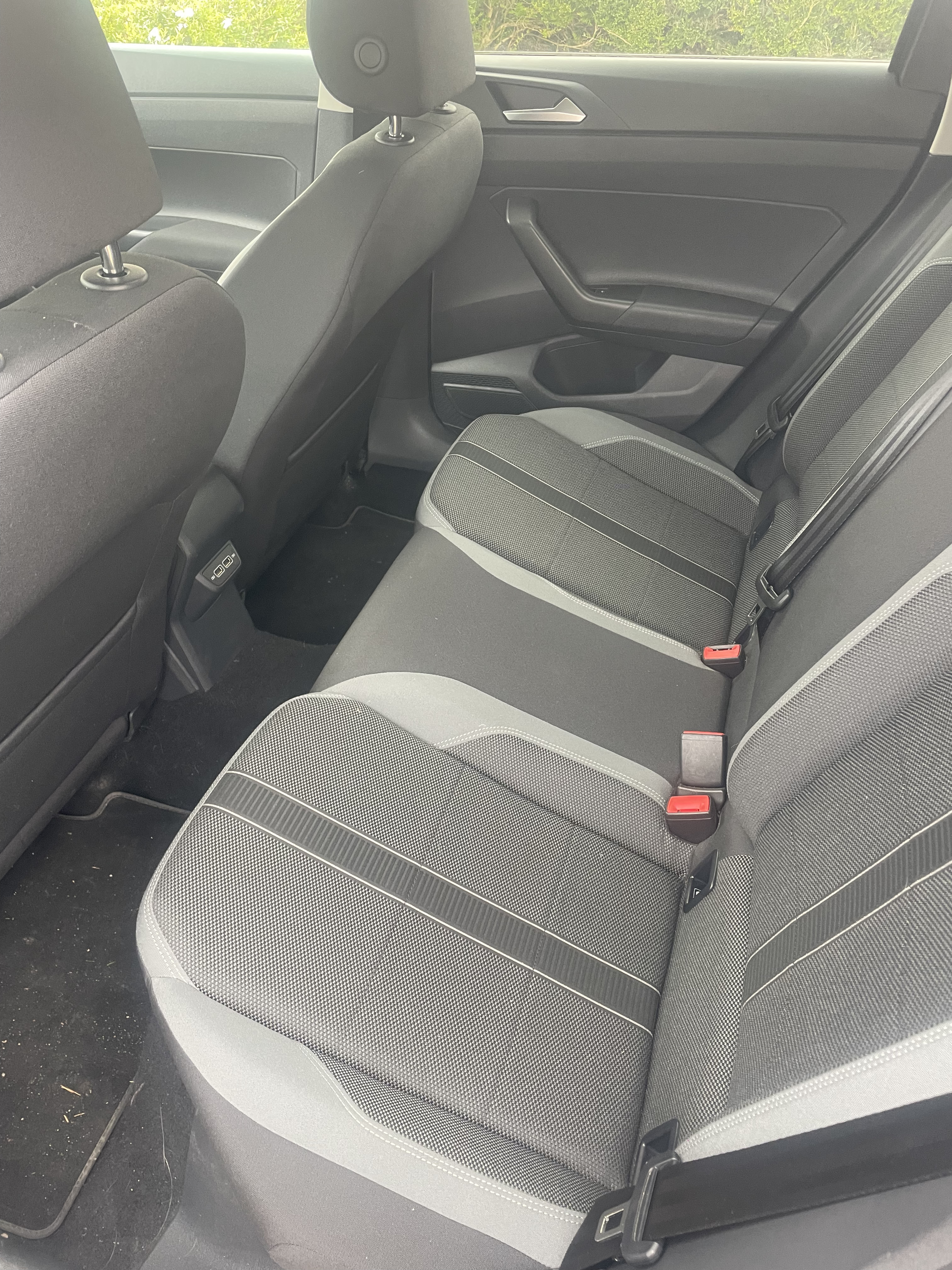Grå VW Polo fra 2019