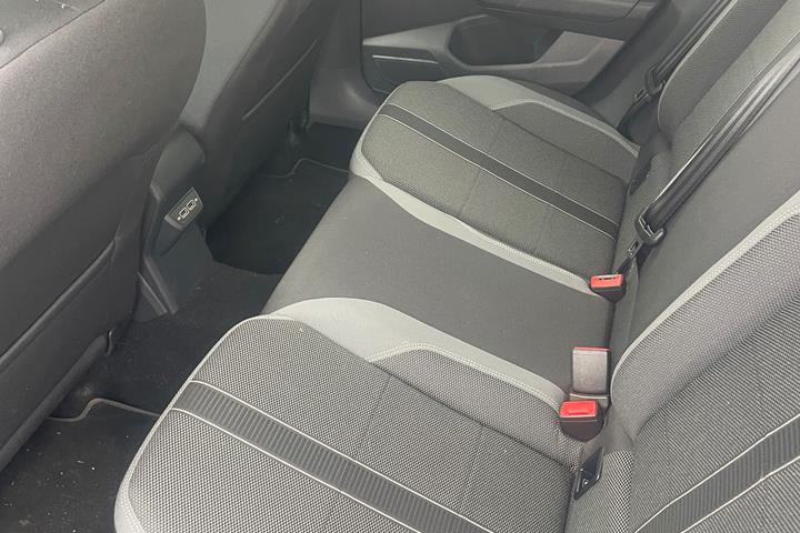 Grå VW Polo fra 2019