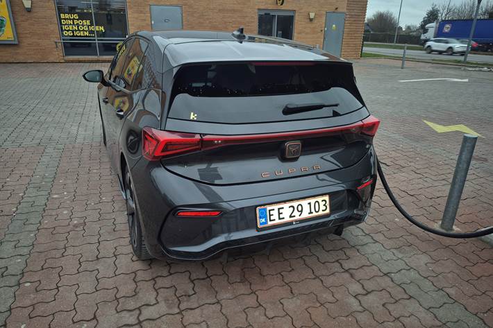 Brun Cupra Born fra 2022