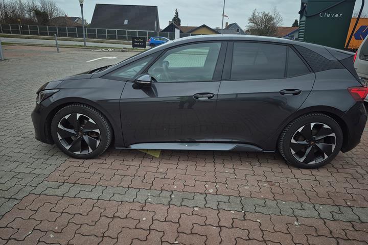 Brun Cupra Born fra 2022