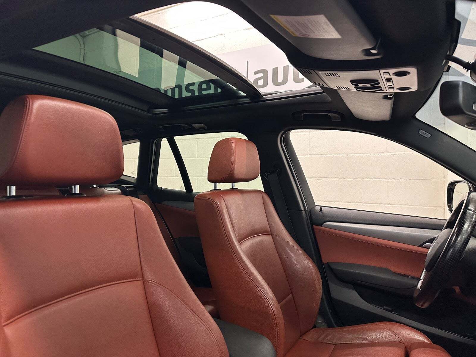 Hvid BMW X1 fra 2012