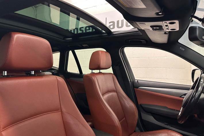 Hvid BMW X1 fra 2012