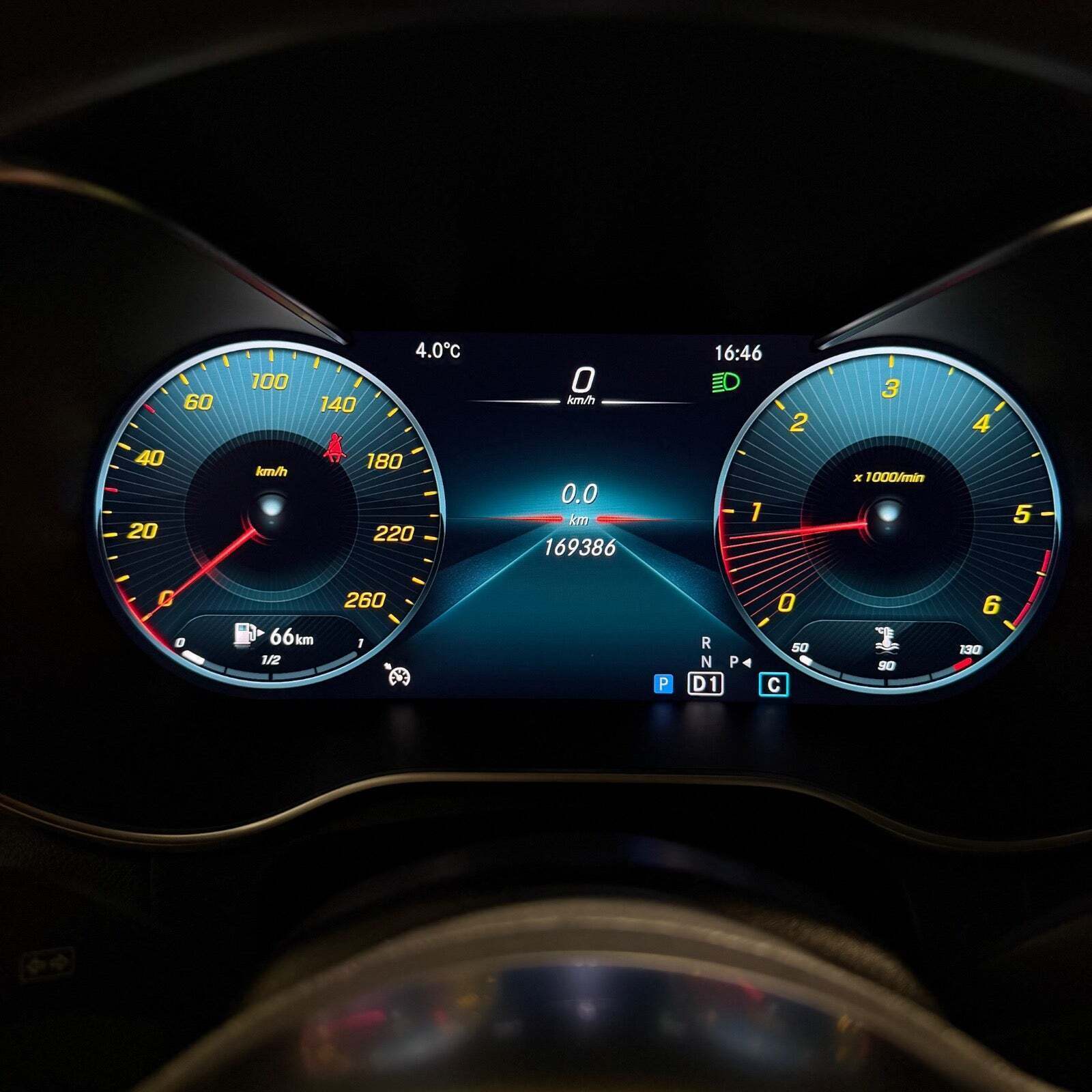 Sort Mercedes GLC300 d fra 2019