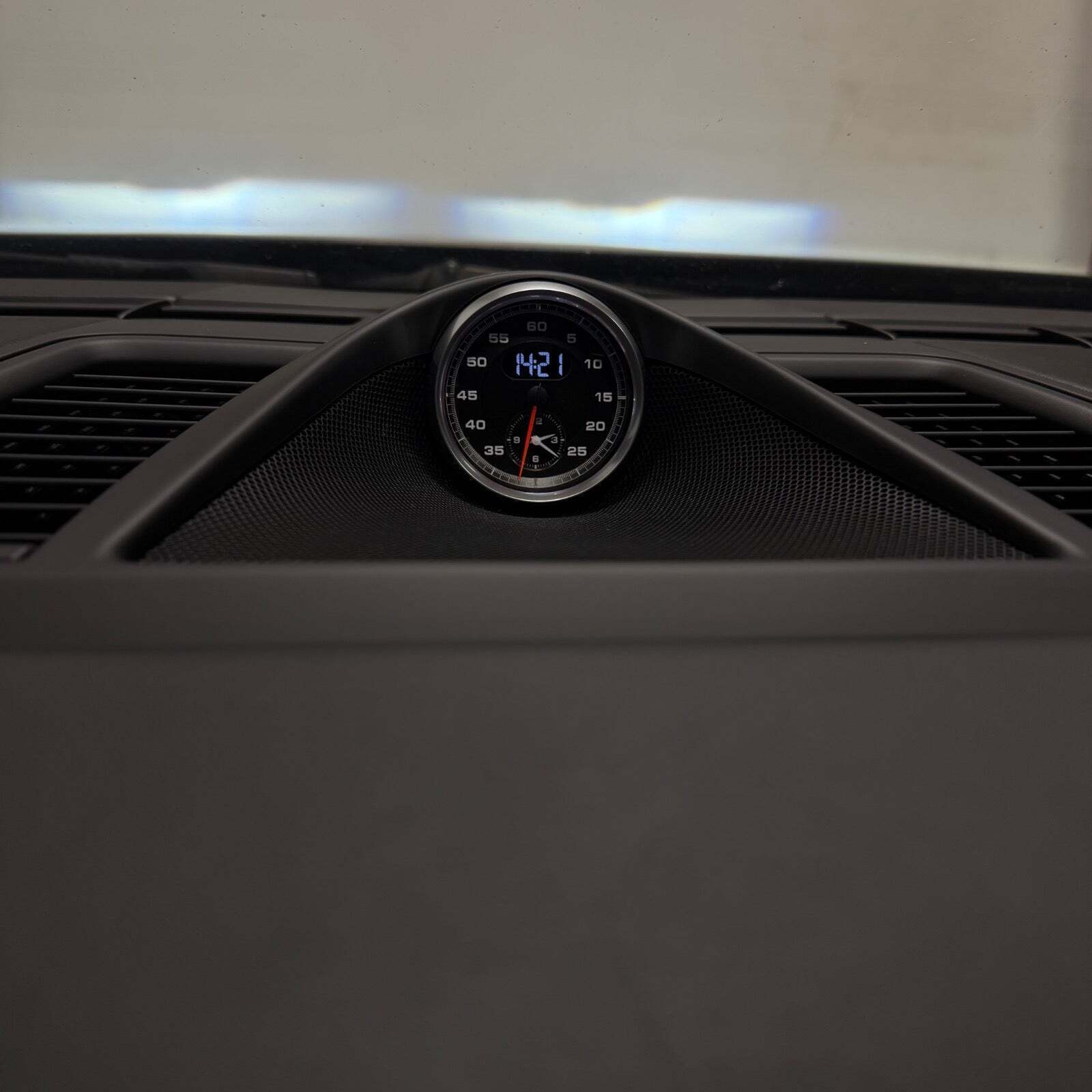 Grå Porsche Panamera GTS fra 2015