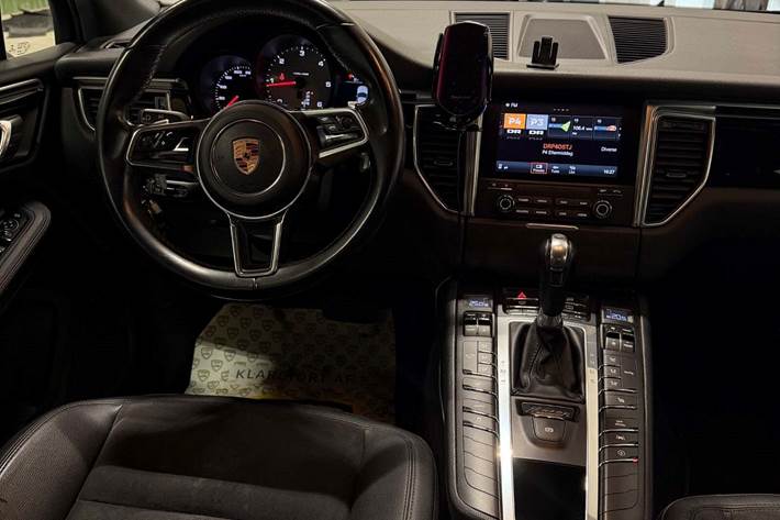 Hvid Porsche Macan S fra 2017