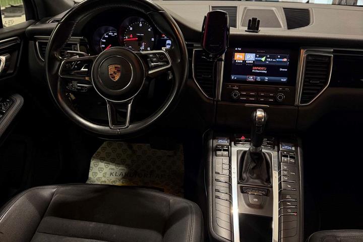 Hvid Porsche Macan S fra 2017