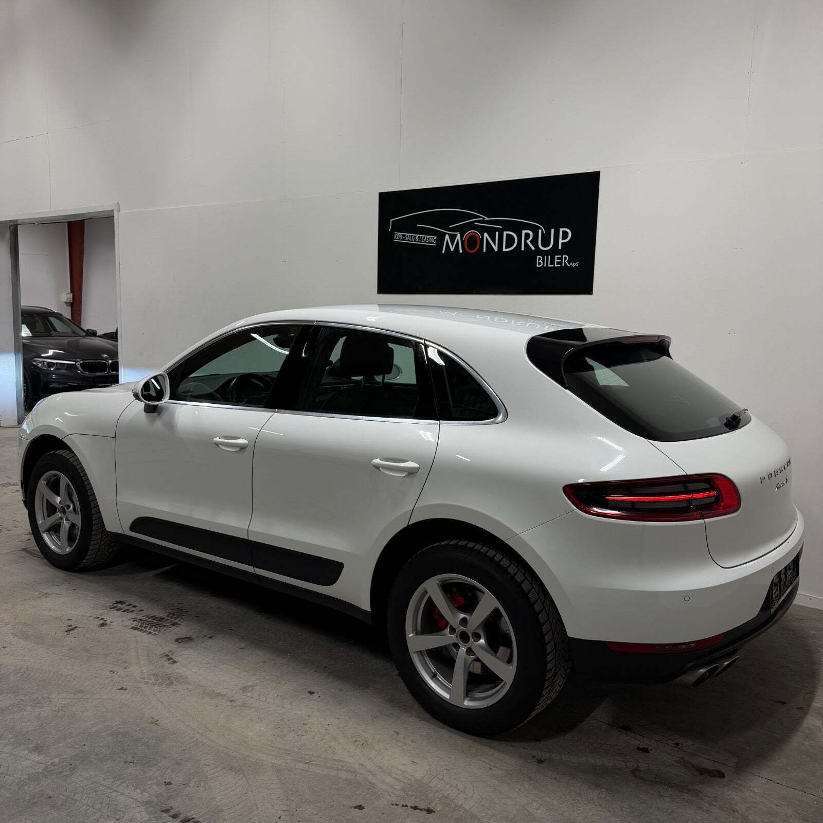 Hvid Porsche Macan S fra 2017