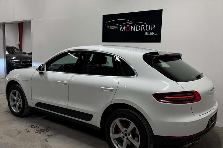 Hvid Porsche Macan S fra 2017