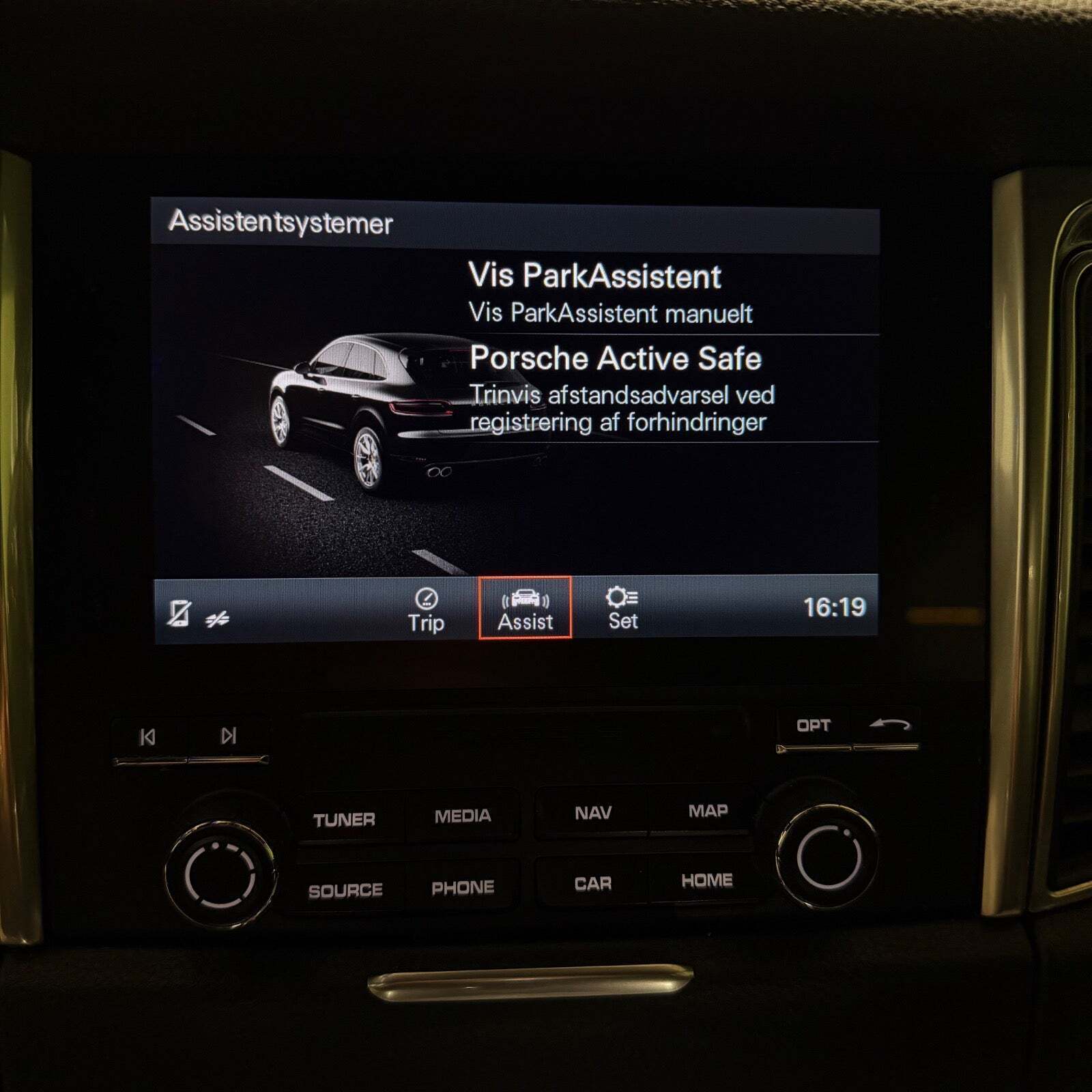 Hvid Porsche Macan S fra 2017