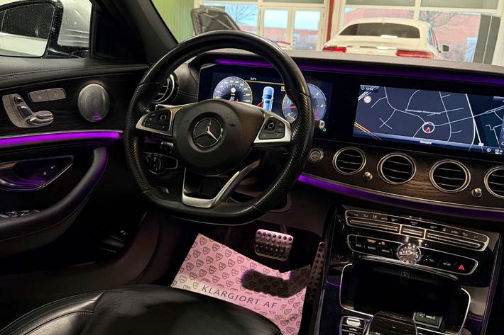 Sølv Mercedes E350 d fra 2017