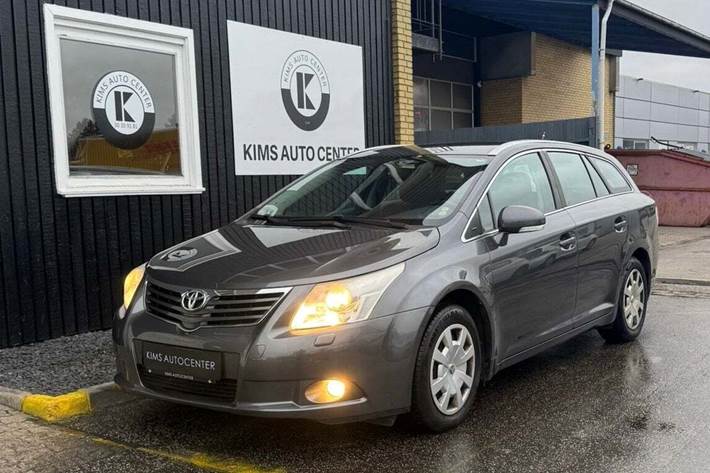 undefined Toyota Avensis fra 2012 set udefra
