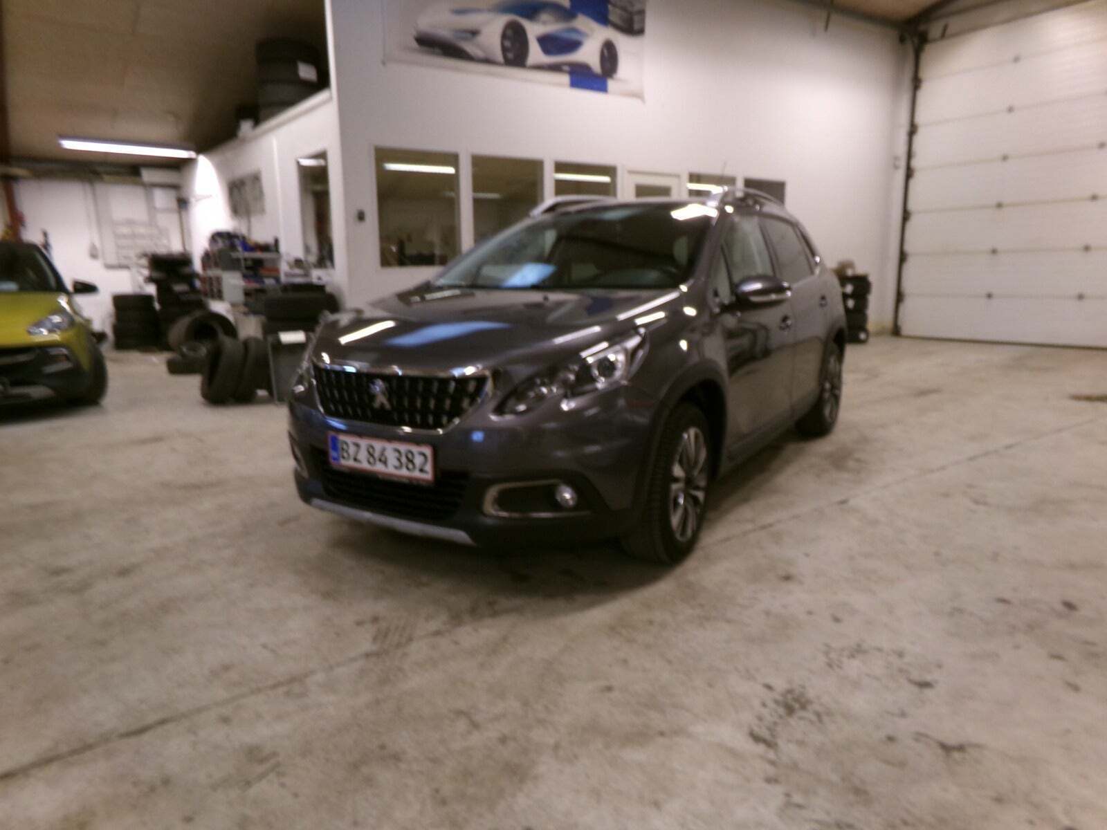 Peugeot 2008 1,2 e-THP 110 Selection Sky