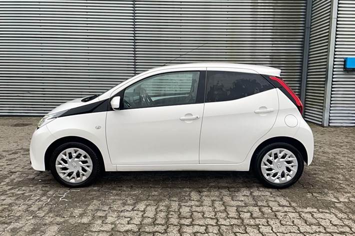 Hvid Toyota Aygo fra 2020