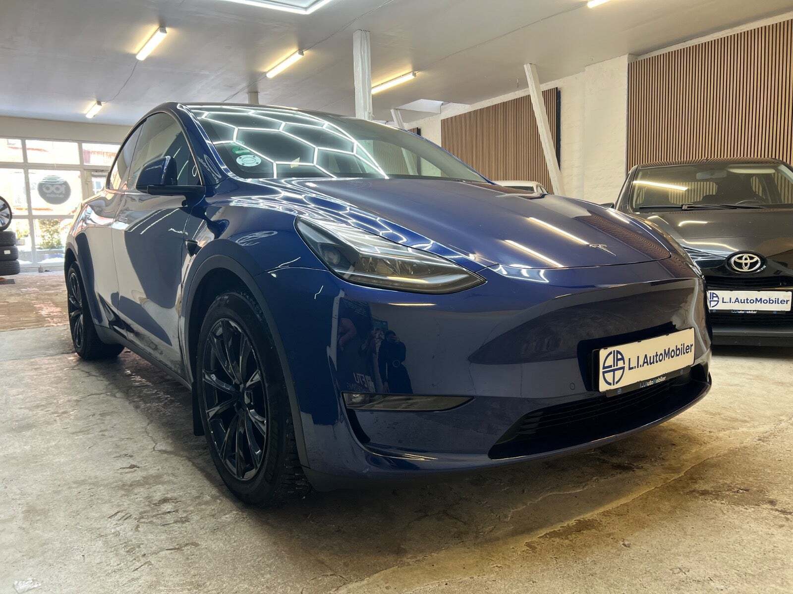 Tesla Model Y Long Range AWD