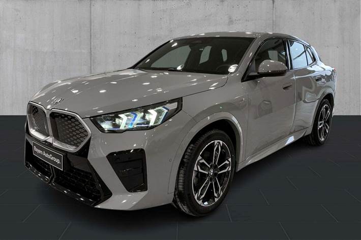 undefined BMW iX2 fra 2025 set udefra