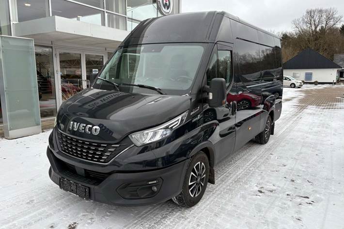 Bronze Iveco Daily fra 2021 set udefra