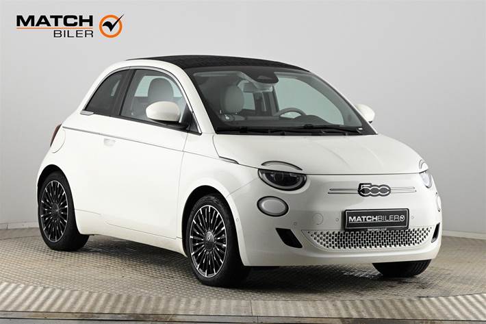 Hvid Fiat 500e fra 2023 set udefra