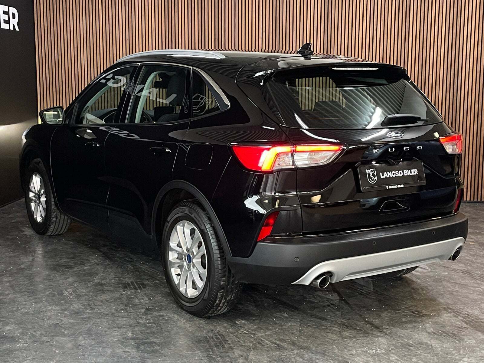 Sort Ford Kuga fra 2021
