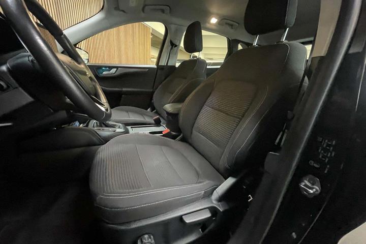 Sort Ford Kuga fra 2021