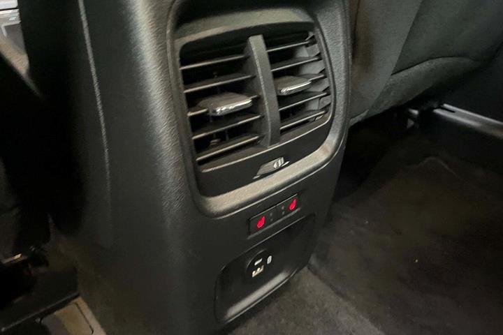 Sort Ford Kuga fra 2021