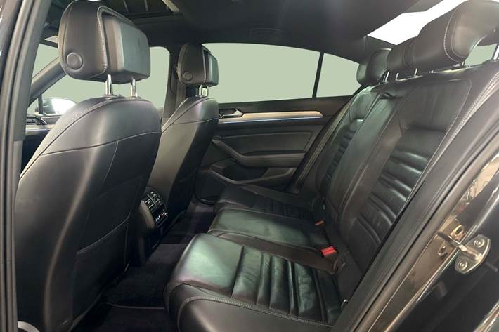 Sort VW Passat fra 2018