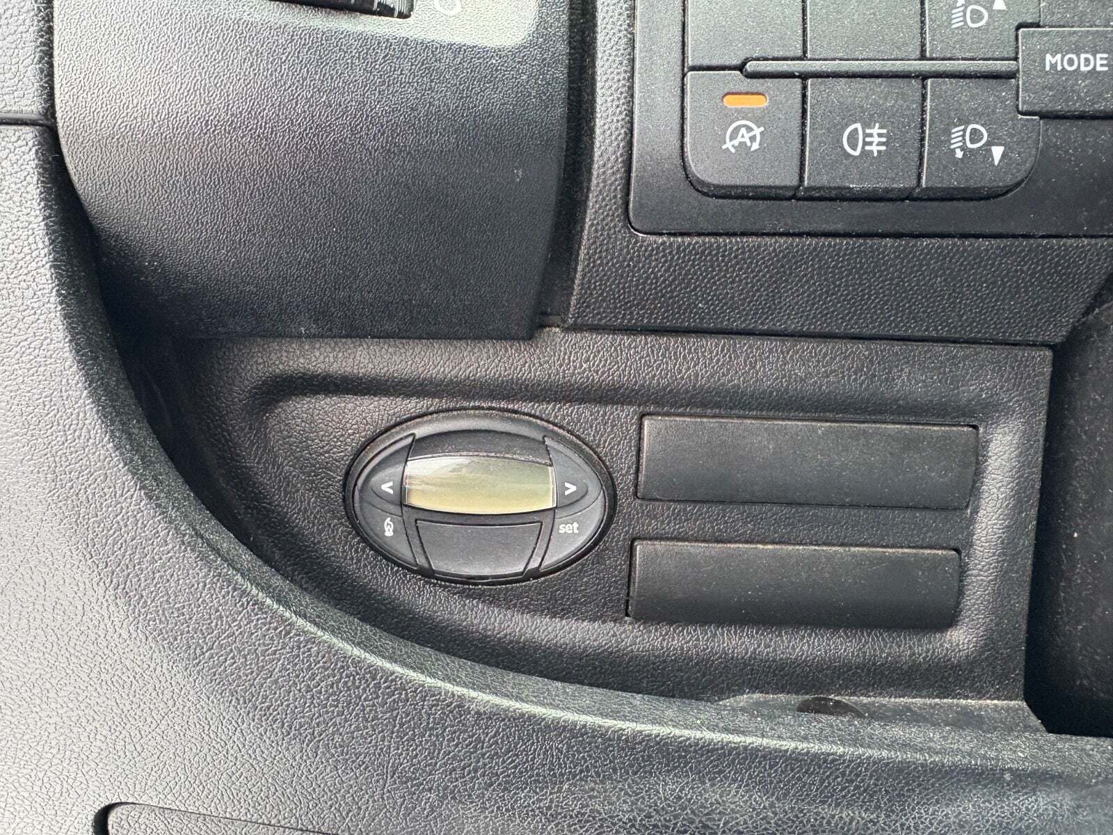 Sort Peugeot Boxer 335 fra 2018