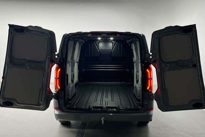 Grå Ford E-Transit Custom fra 2025