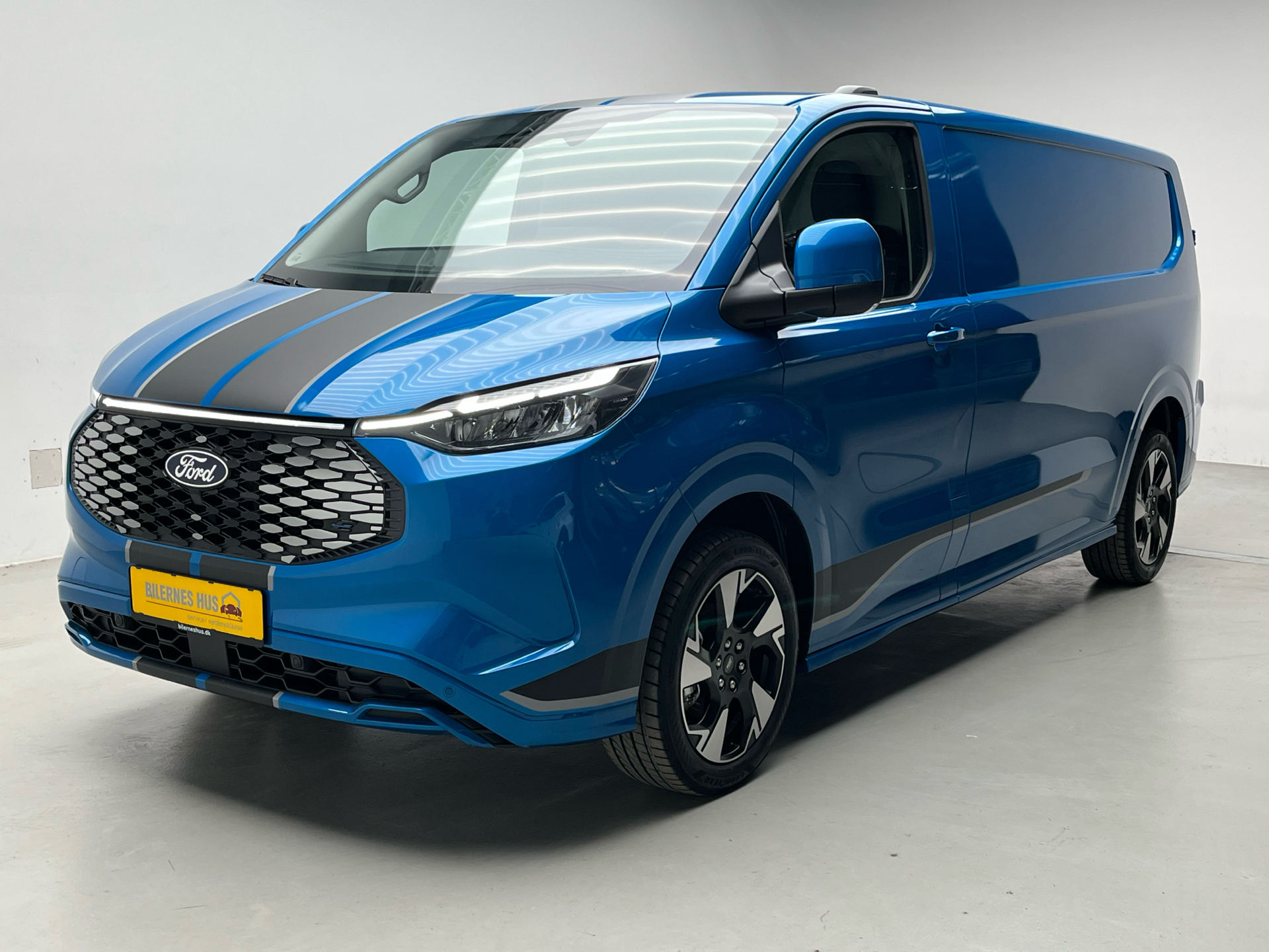Ford E-Transit Custom 340 L2H1 EL Sport 218HK Van Aut.