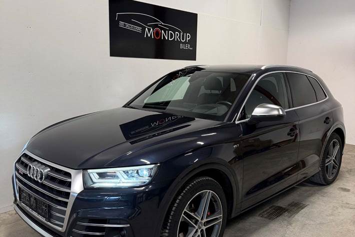 Blå Audi SQ5 fra 2018 set udefra