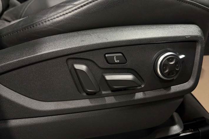 Blå Audi SQ5 fra 2018