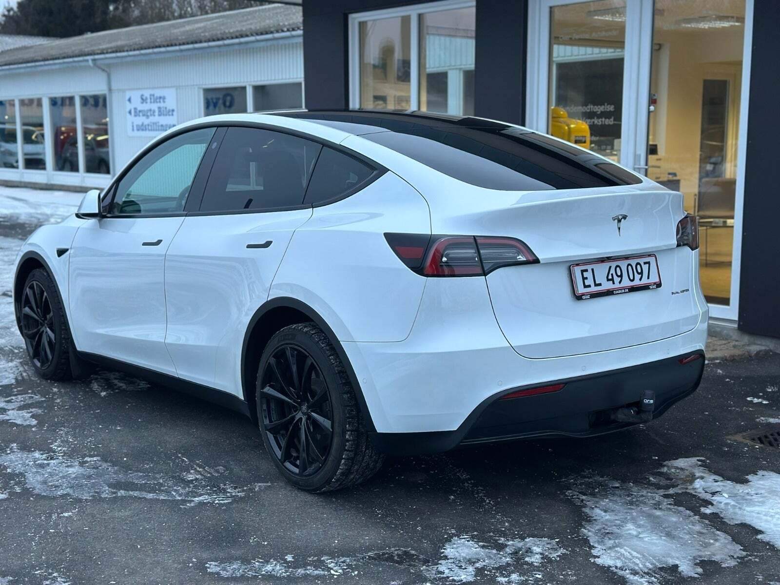 Tesla Model Y Long Range AWD