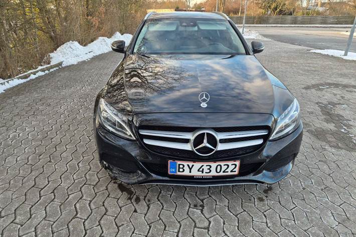 Sort Mercedes C220 d fra 2017
