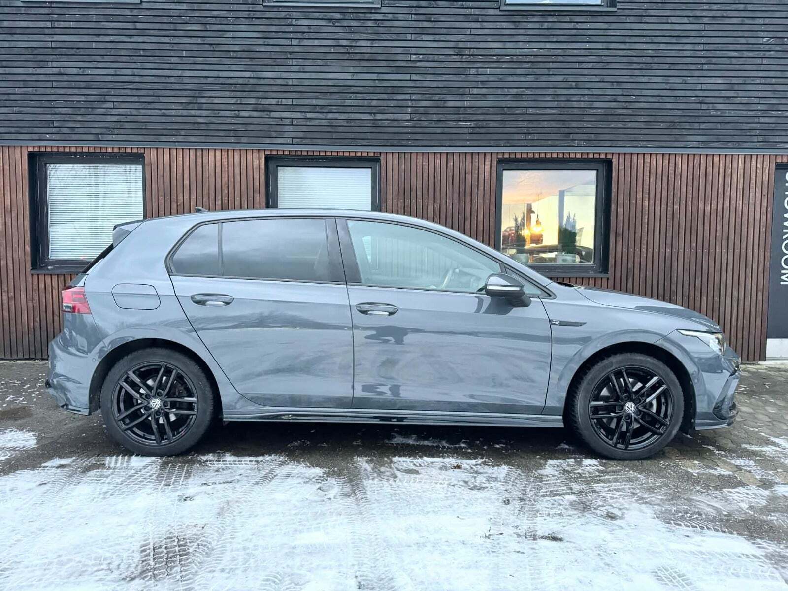 VW Golf VIII 2,0 TSi 190 R-line Variant DSG