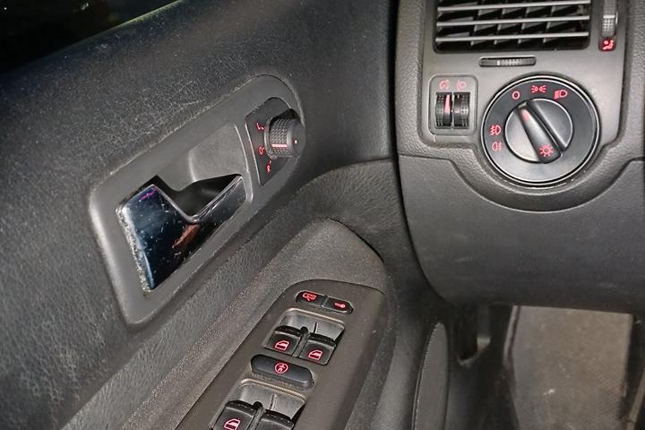 Grøn VW Bora fra 2001